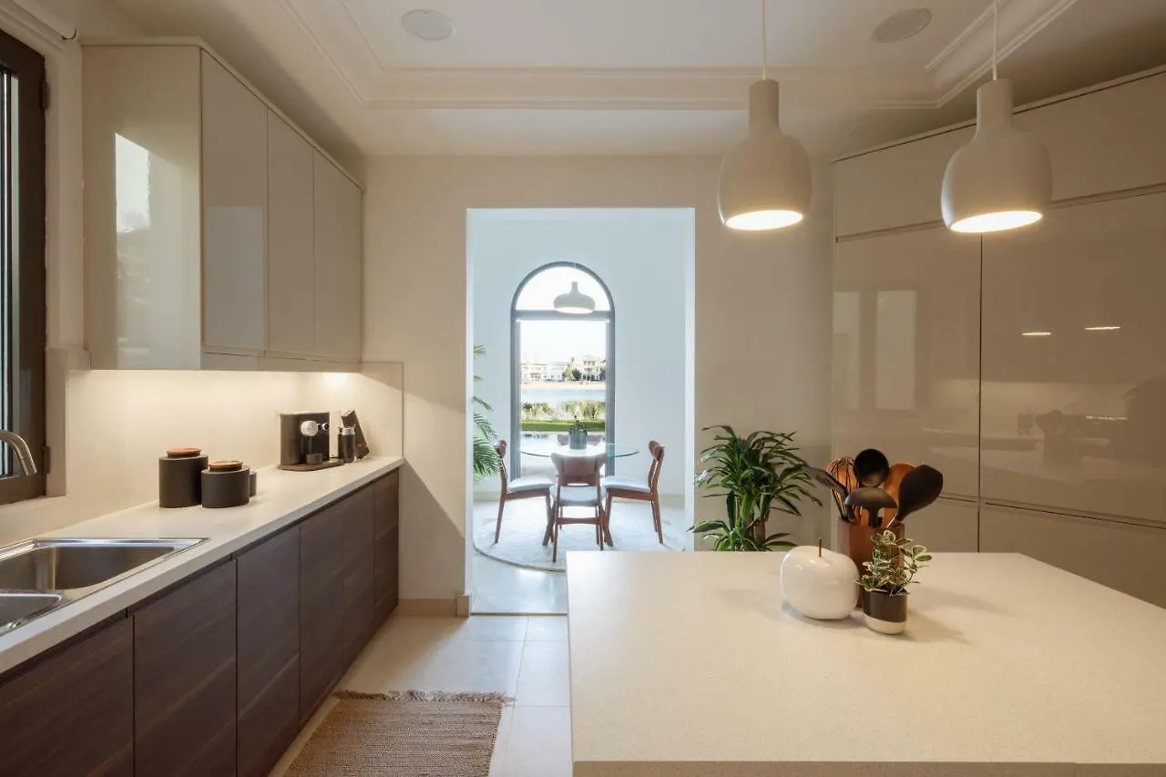 Fantastay Villa With Private Beach - Palm Jumeirah Dubai